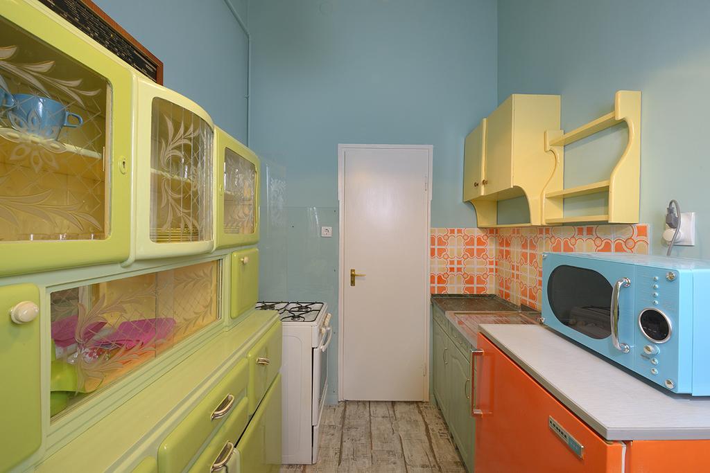 レトロ アパートメント ブダペスト 部屋 写真